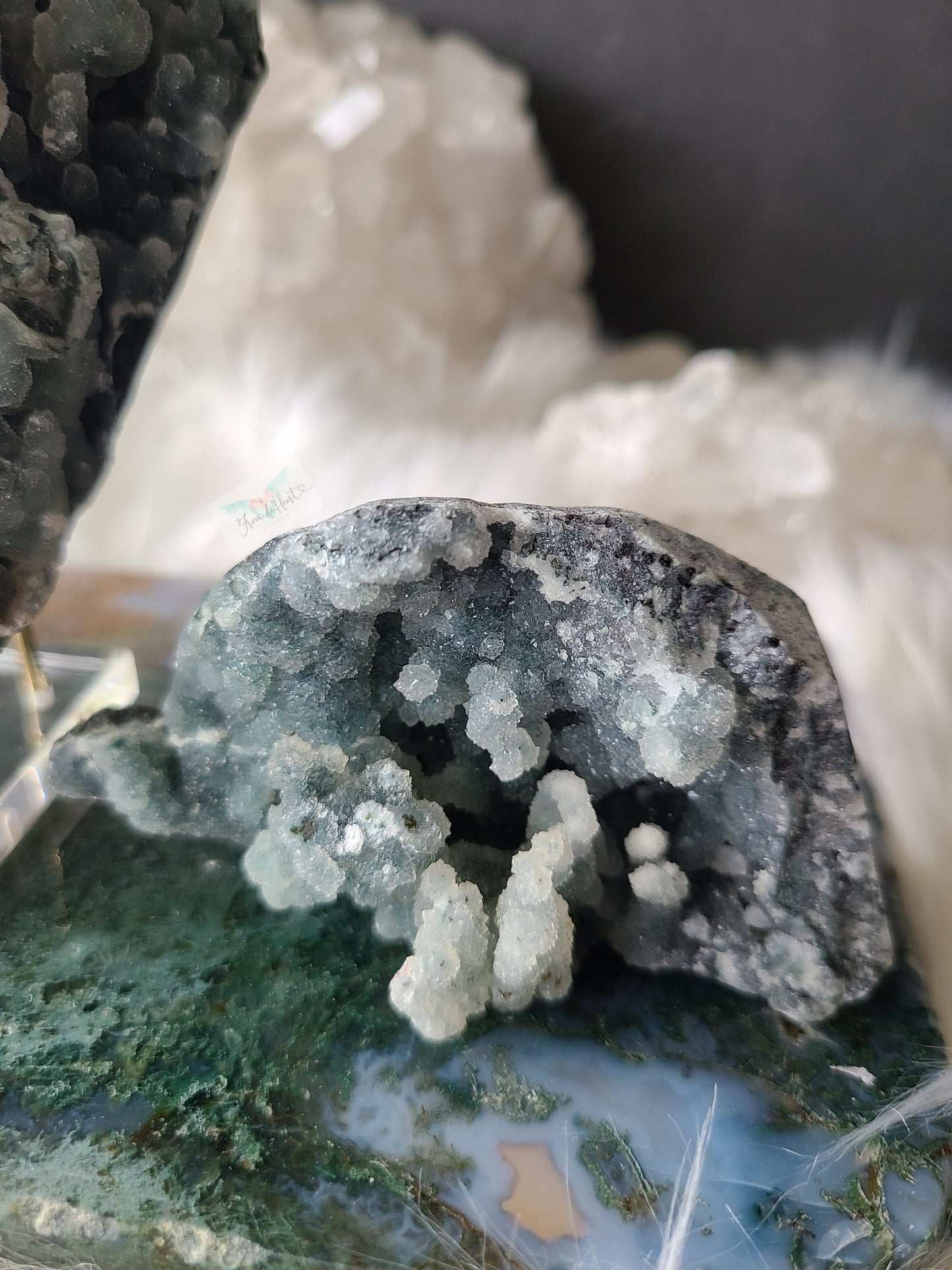 Chalcedony Cluster Zeolite (B)