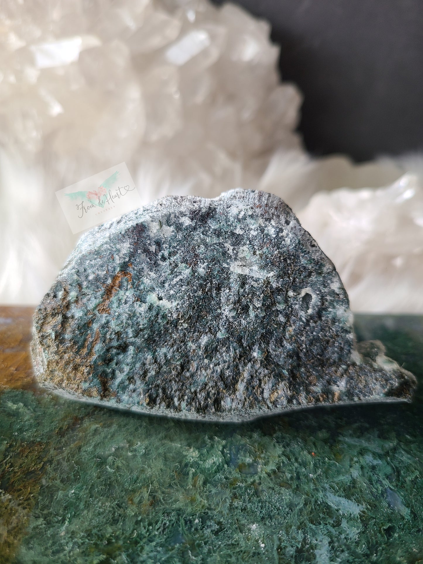 Chalcedony Cluster Zeolite (B)