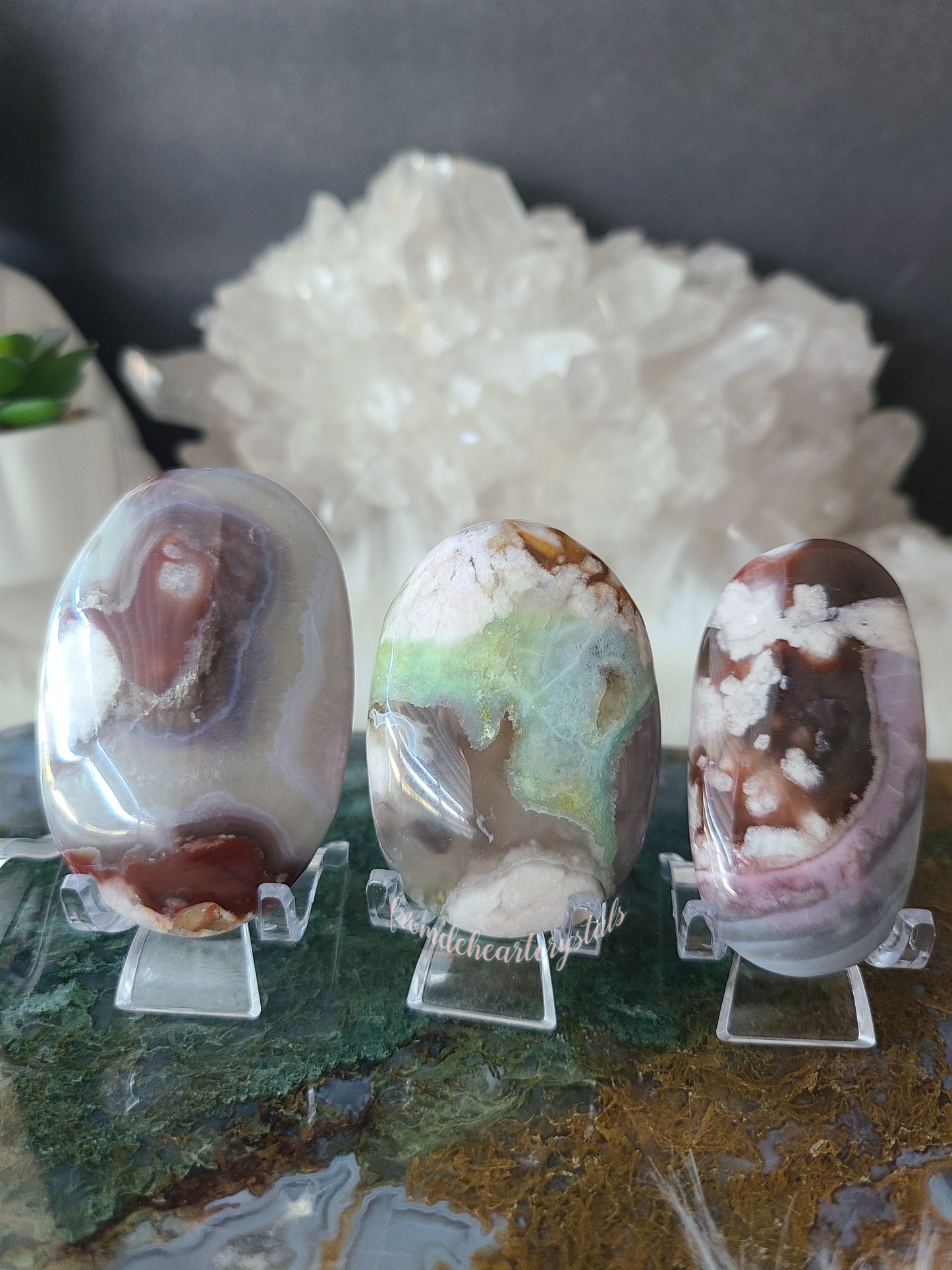 Quartz Flower Agate Palmstone (D)