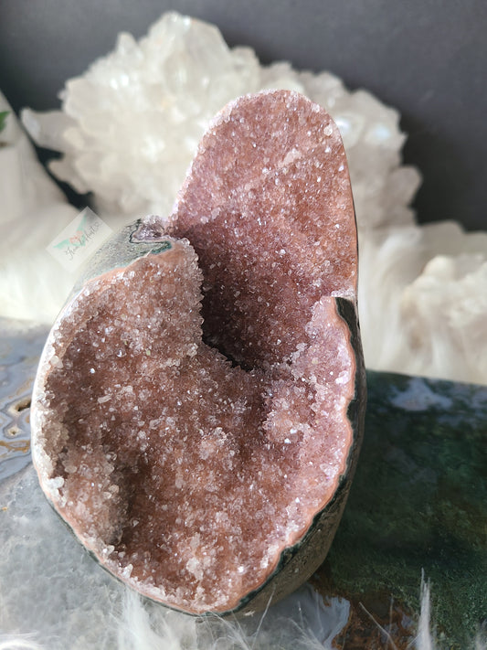 Rainbow Amethyst Cut base