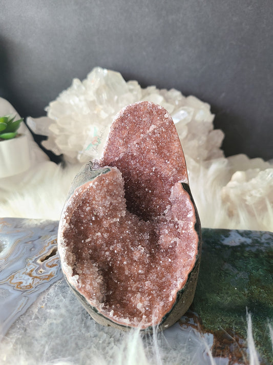 Rainbow Amethyst Cut base