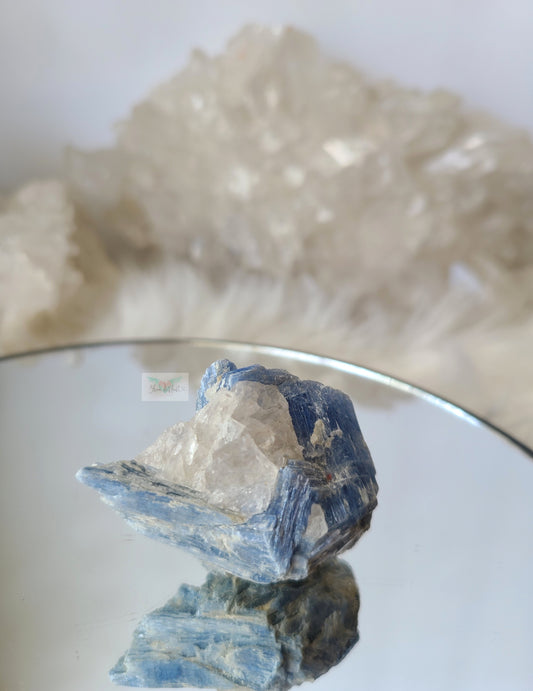 Blue Kyanite (A)